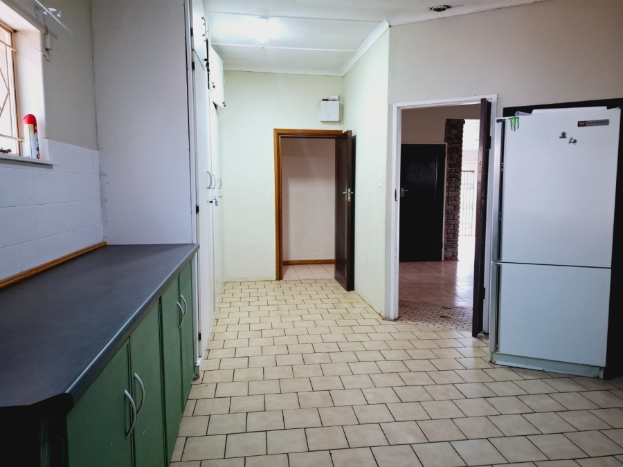 5 Bedroom Property for Sale in Fichardt Park Free State